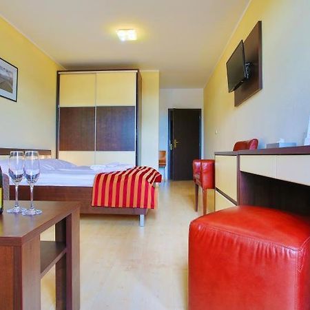 Apartman Studio Lux S Terasou Harmony V Thermal Parku Besenova S Vyhladom Na Bazeny Exteriör bild